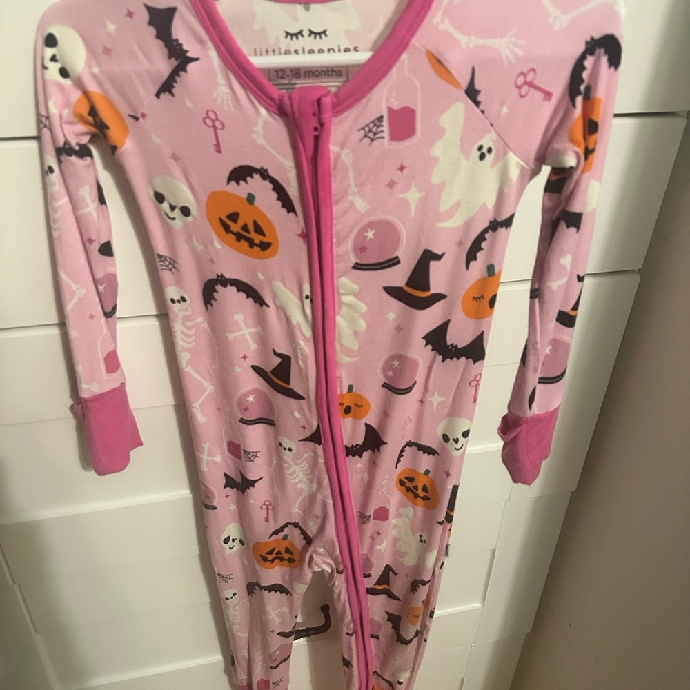 Little Sleepies Halloween zippy bundle💕